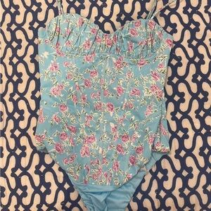 Zara bodysuit floral corset size xs 
Only worn once